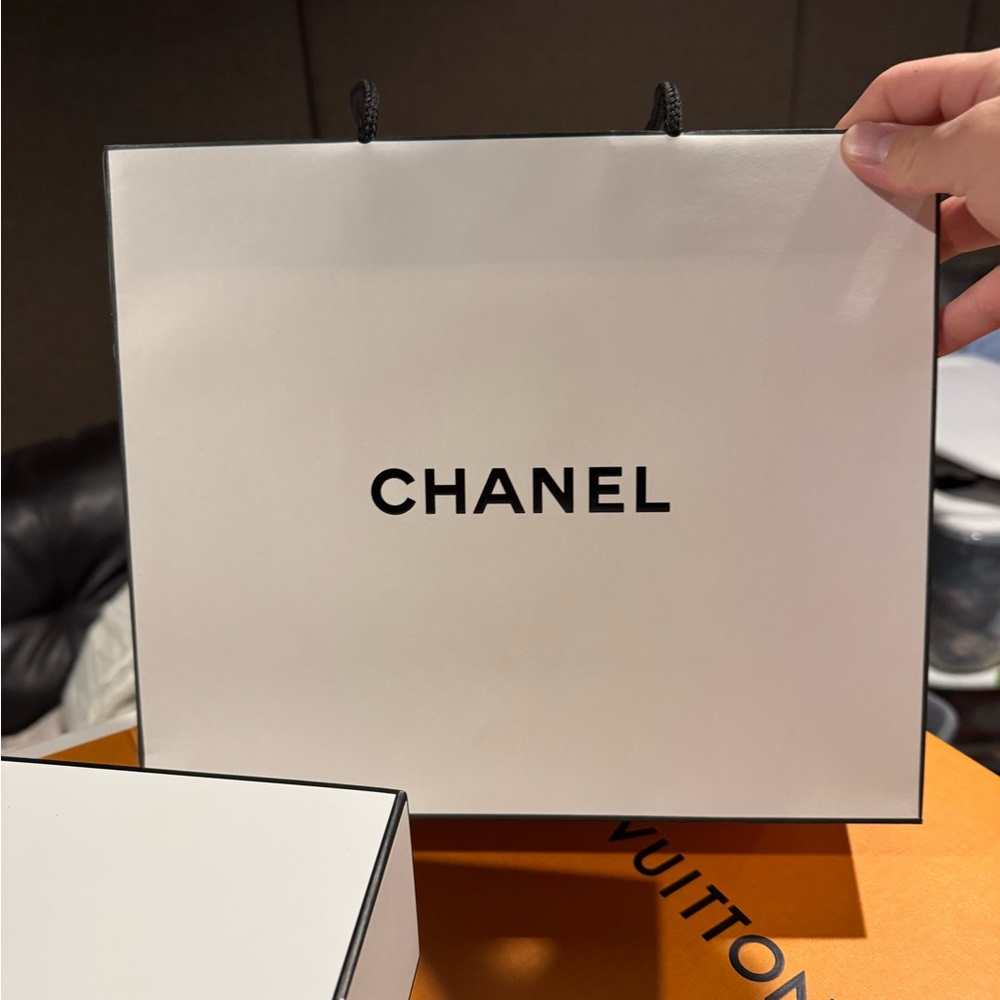Chanel gift box and gift bag - Picture 7 of 9